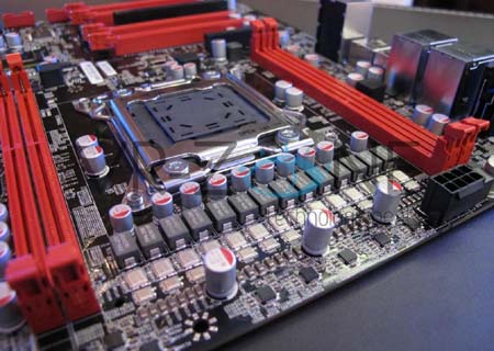 Foxconn предлагает всем..впрочем нет - ограниченному числу лиц посмотреть на системную плату Quantum Force X79